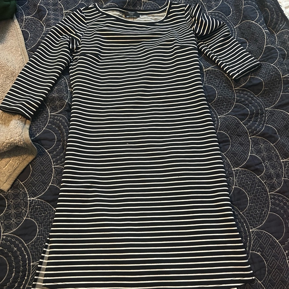 Chic Black and White Striped Long Sleeve Dress